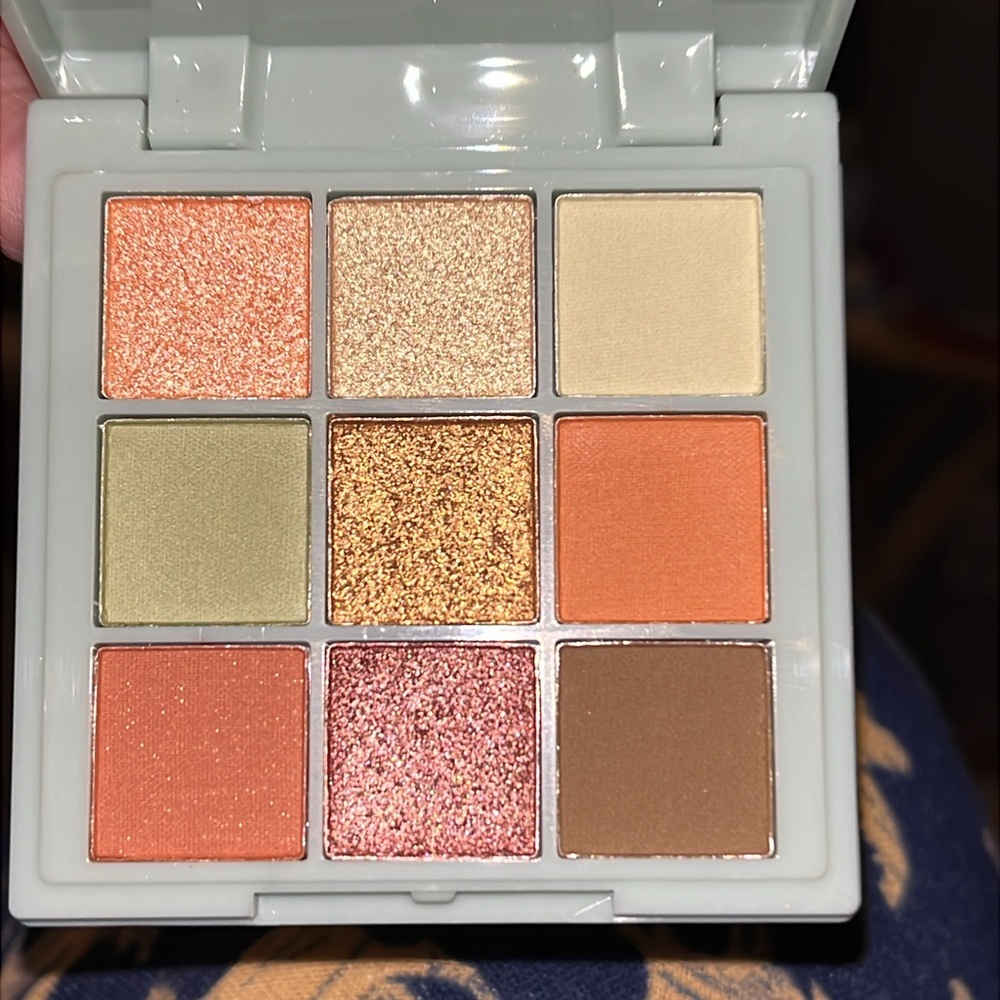 Eyeshadow Palette - Elegant Cream
